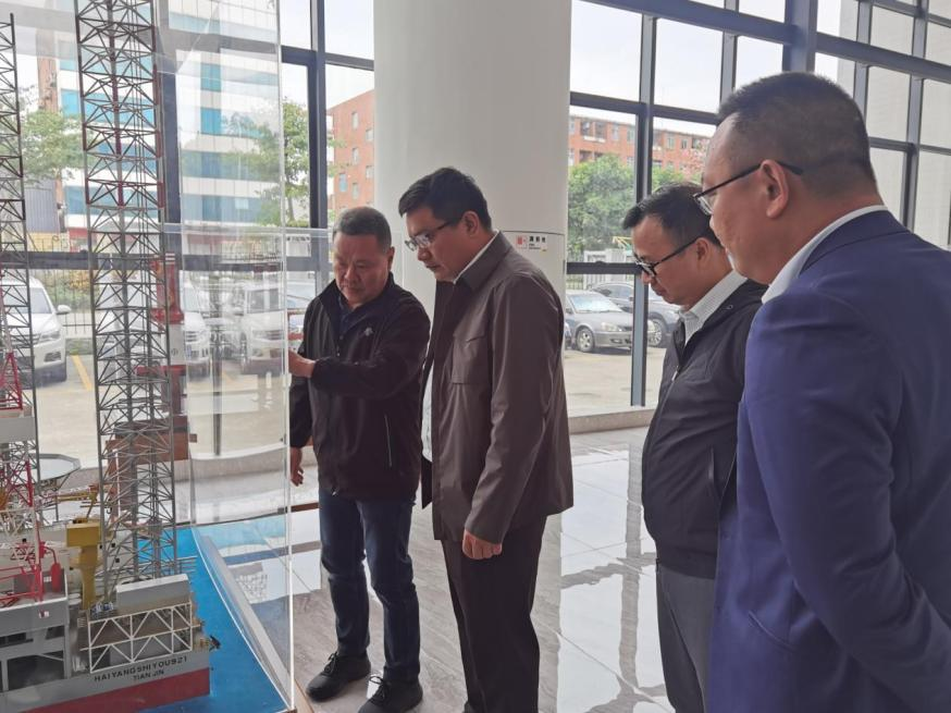 佛山市人才發(fā)展集團、佛山市科創(chuàng)控股領(lǐng)導(dǎo)蒞臨我司調(diào)研指導(dǎo)！